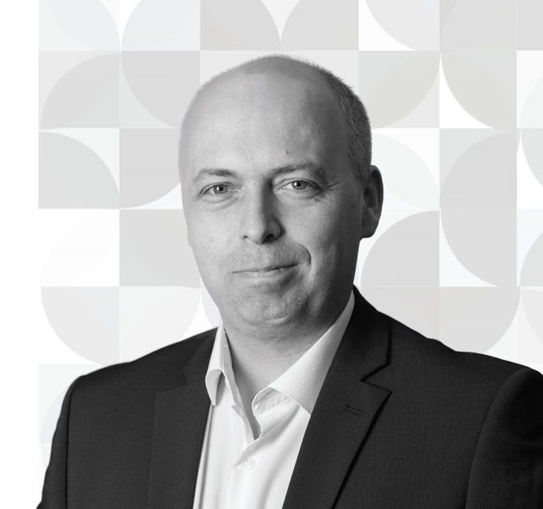 Razvan Zvoristeanu Themesis